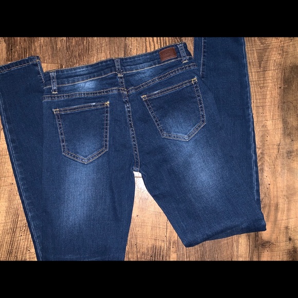 Skinny jeans size 7, Destroyed - Picture 3 of 3